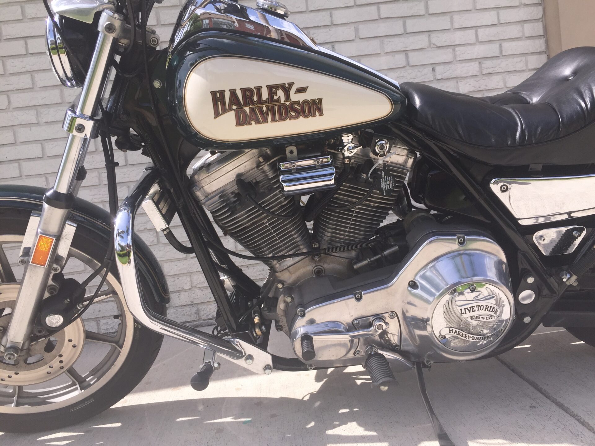 Harley Davidson Black Motorcyles 2
