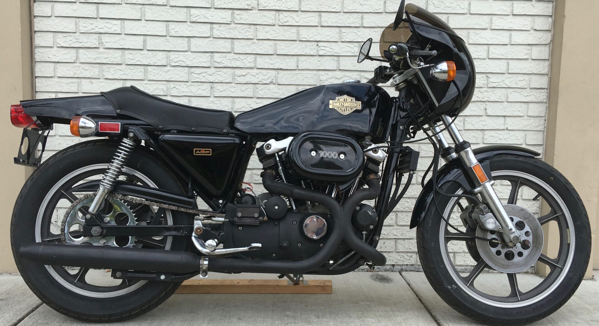 Harley Davidson Model 1xxx black 7