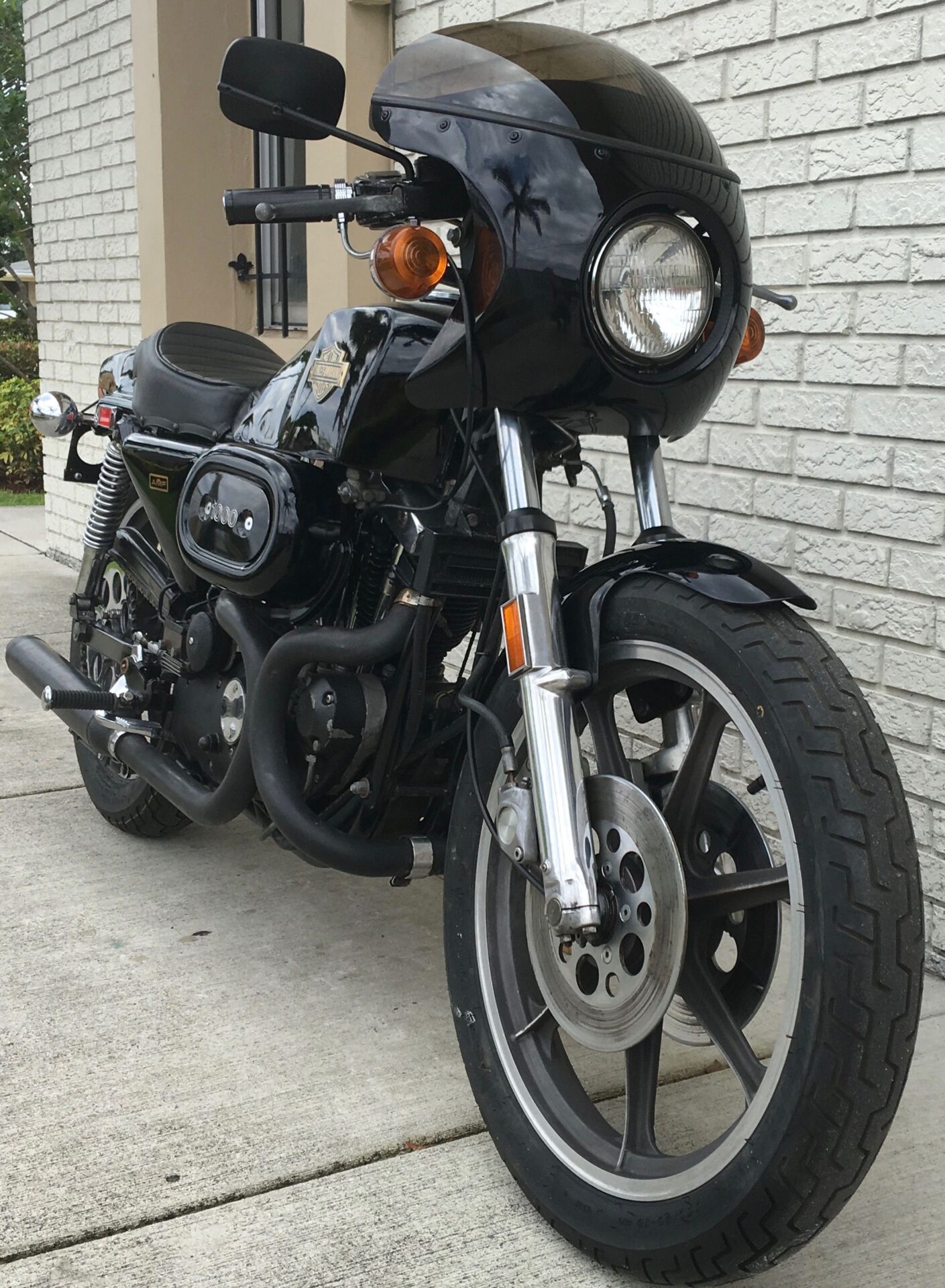 Harley Davidson Model 1xxx black 8