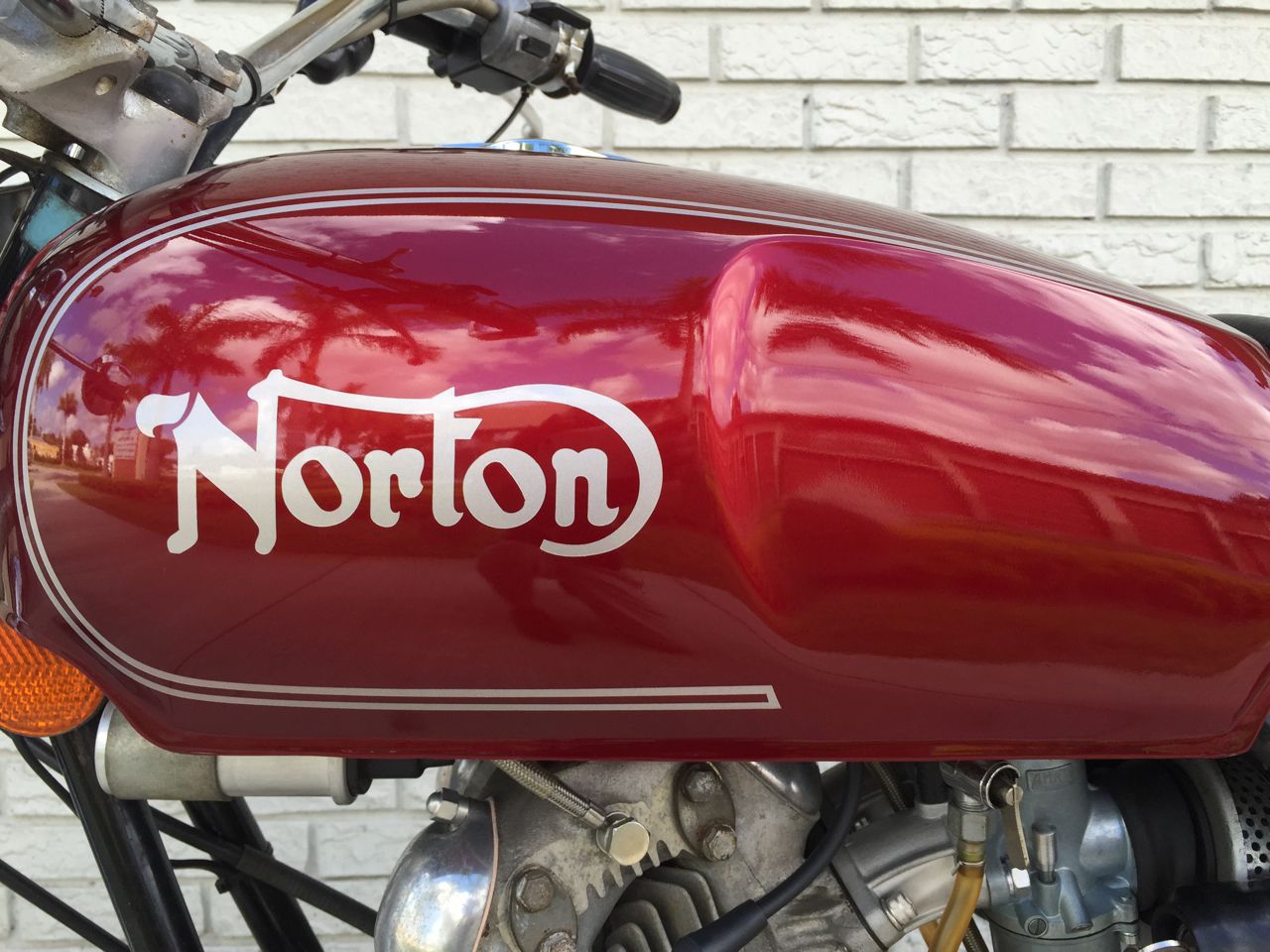 Norton 850 Commando 4