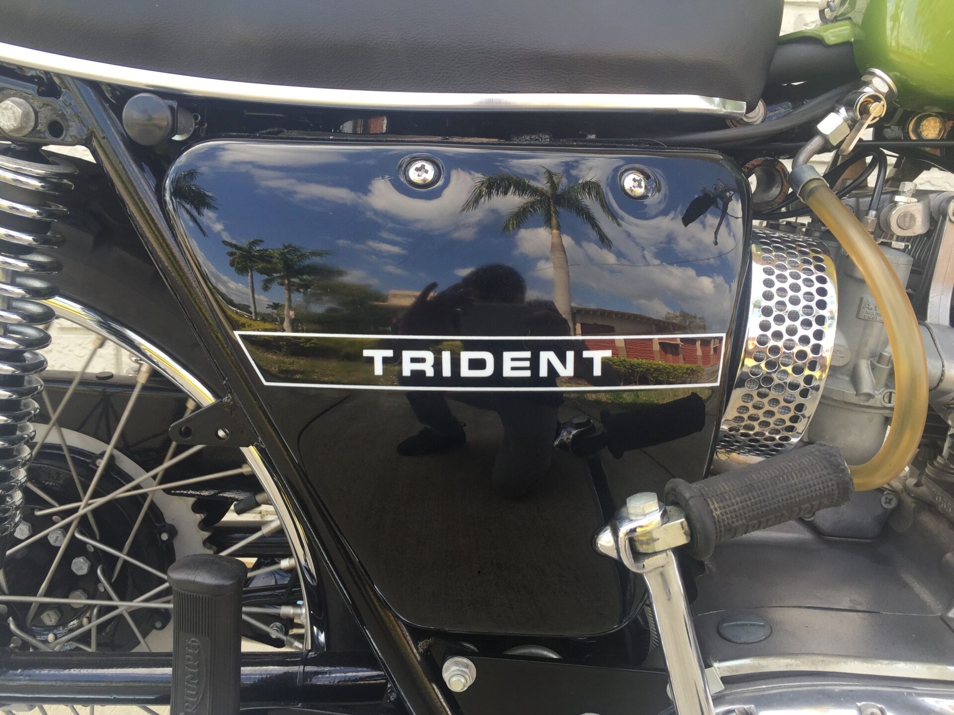 Triumph Trident 15